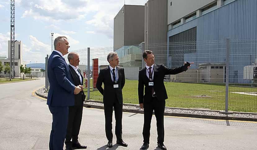 Премьер-министр Роберт Голоб Словении на АЭС Кршко